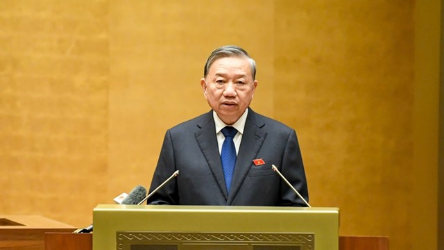 Tổng Bí thư Tô Lâm: Đừng để tuyên bố tinh gọn bộ máy mà sinh thêm tầng nấc xin - cho ngoài thực tế