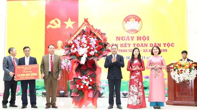 Tưng bừng ngày hội Đại đoàn kết thôn toàn dân ở thôn Yến Vỹ, xã Hương Sơn