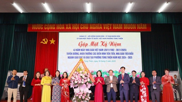 Phường Tùng Thiện tri ân, vinh danh các điển hình tiên tiến, nhà giáo tiêu biểu