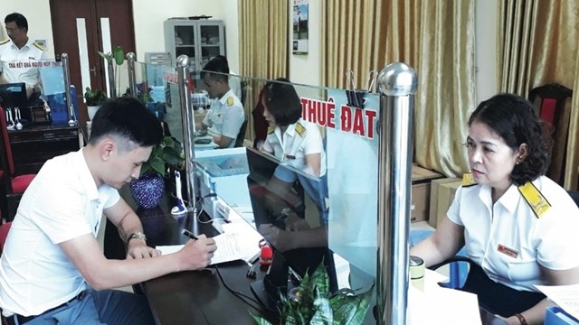 Cơ quan thuế các cấp khẩn trương hỗ trợ người nộp thuế tại các địa phương bị tổn thất do bão lũ