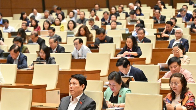 Quốc hội thông qua Luật Viên chức (sửa đổi)