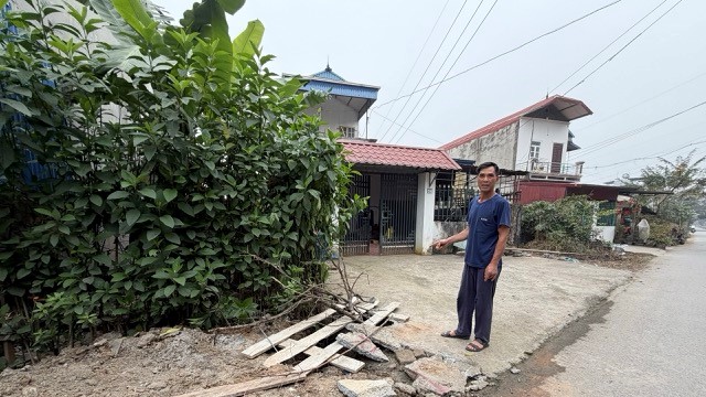 Dự án lắp đèn chiếu sáng ở xã Vân Đình dở dang, người dân mòn mỏi chờ đợi