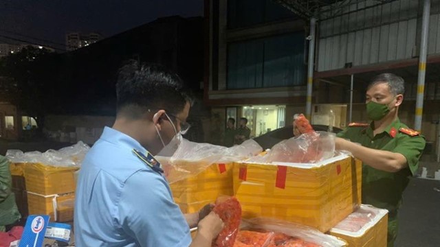 Hà Nội: Chưa đầy 1 tháng bắt liên tiếp 9 vụ thực phẩm bẩn