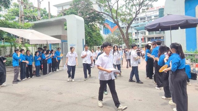 226 thí sinh vắng mặt trong buổi thi lớp 10 chuyên đầu tiên