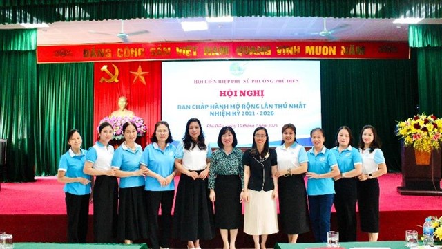 Hội LHPN phường Phú Diễn công bố các quyết định thành lập Hội LHPN phường