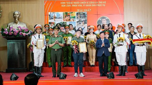 28 tác phẩm đạt giải cuộc thi ảnh về hình tượng chiến sĩ công an nhân dân