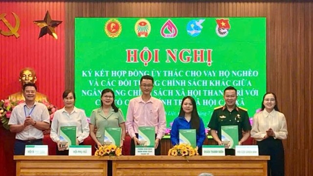 Các Hội đoàn thể phường Thanh Liệt ký kết hợp đồng uỷ thác vay vốn chính sách