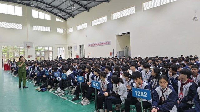 Xã Sơn Đồng: 1.457 học sinh THPT ký cam kết chấp hành Luật Trật tự, an toàn giao thông