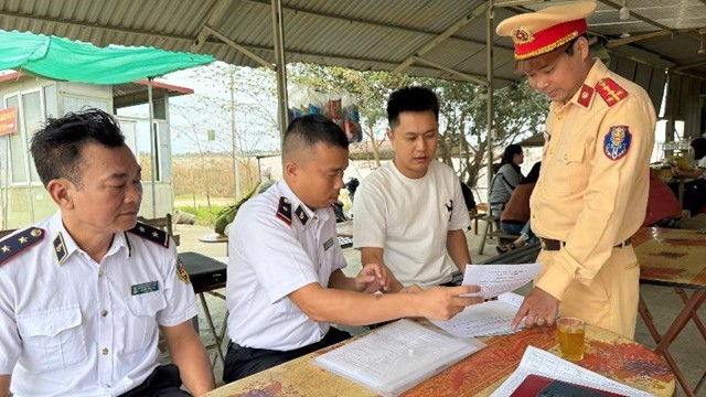 Hà Nội: Xử lý nhiều bến bãi hoạt động không phép trên tuyến đường thủy nội địa