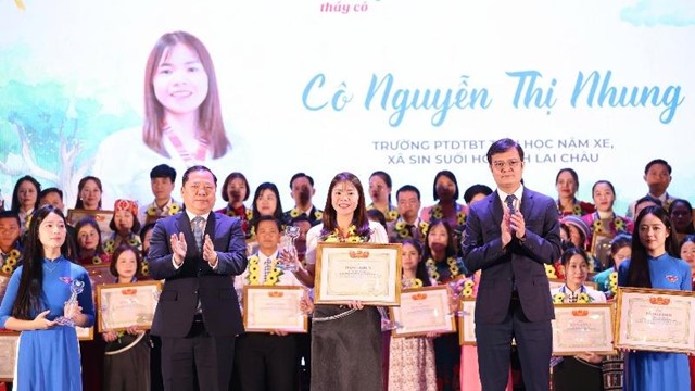 Vinh danh 80 thầy cô giáo tiêu biểu đang công tác tại các xã, phường, đặc khu vùng biên giới