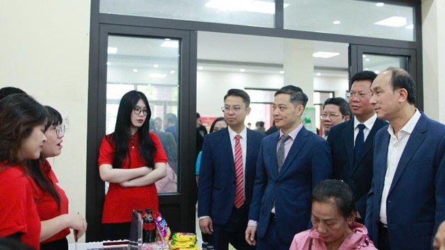 1.749 chỉ tiêu tuyển dụng tại phiên giao dịch việc làm phường Phú Thượng