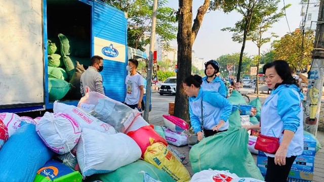 Phụ nữ Khương Đình chung tay hỗ trợ đồng bào vùng lũ Phú Yên