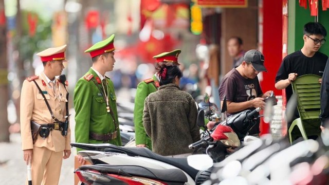 Hà Nội: Xử lý nghiêm các vi phạm là nguyên nhân gây ùn tắc giao thông