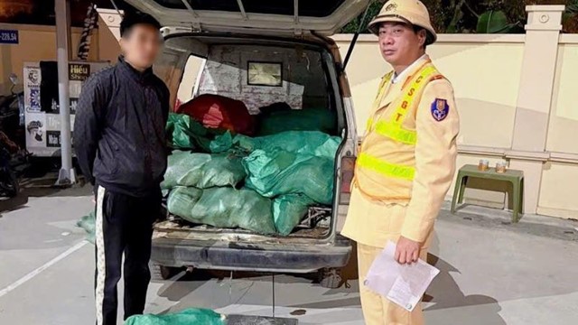 Hà Nội: Kịp thời ngăn chặn gần 1 tấn chân gà bẩn 