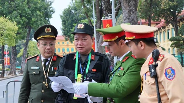 Hà Nội: Giao thông thông suốt, an ninh được bảo đảm trong ngày làm việc thứ năm của Đại hội