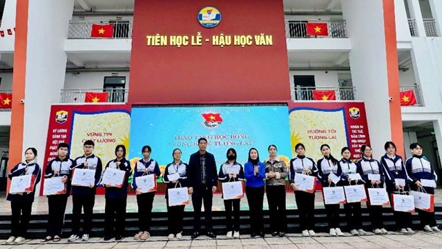 Thanh niên xã Thanh Trì cùng hành động chào mừng thành công Đại hội Đảng toàn quốc lần thứ XIV