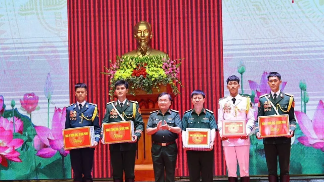 Việt Nam tham gia Lễ duyệt binh tại Liên bang Nga