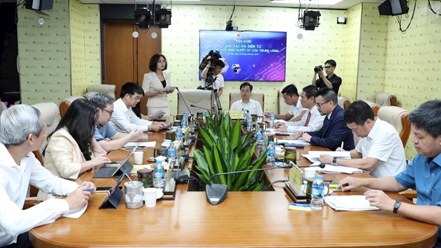 Hướng đến mục tiêu 90.000 hộ kinh doanh cá thể gia nhập hợp tác xã điện tử 