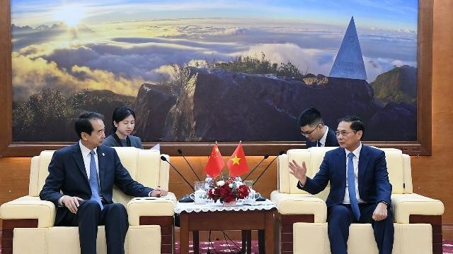 Phó Thủ tướng Bùi Thanh Sơn tiếp Đại sứ Trung Quốc Hà Vĩ