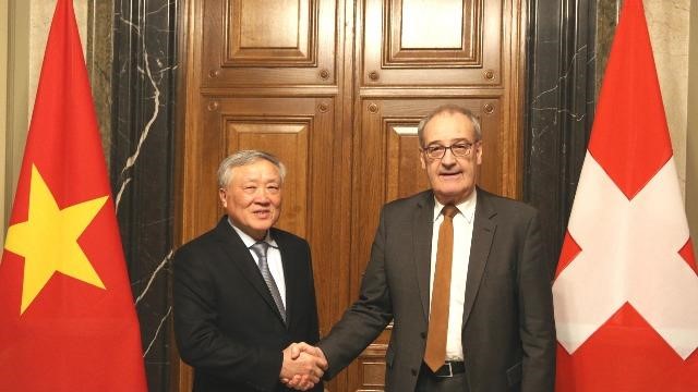 Việt Nam mong muốn tăng cường hợp tác với Thụy Sĩ trong phát triển trung tâm tài chính quốc tế