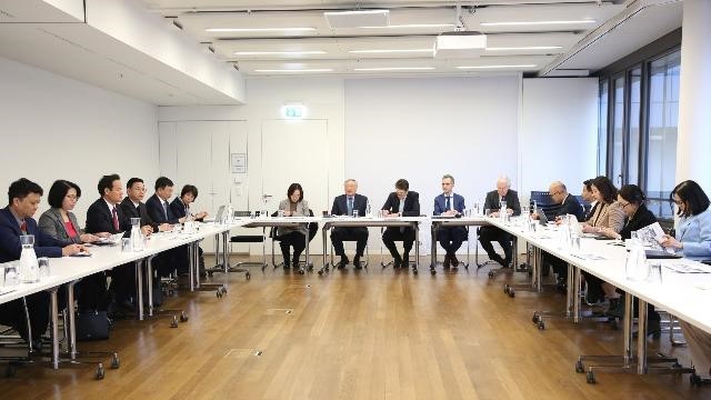 Thúc đẩy hợp tác quốc tế phát triển Trung tâm Tài chính Việt Nam