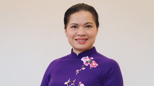 Chủ tịch Hội LHPN Việt Nam Hà Thị Nga chúc mừng cán bộ, hội viên phụ nữ nhân dịp Tết Quý Mão 