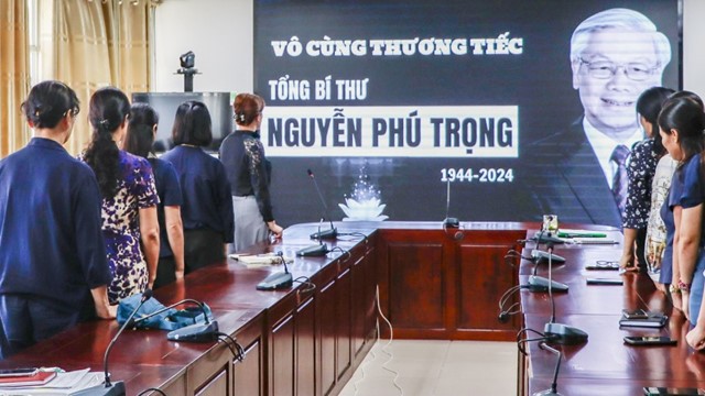 Cán bộ, hội viên phụ nữ Thủ đô thành kính tưởng niệm Tổng Bí thư Nguyễn Phú Trọng
