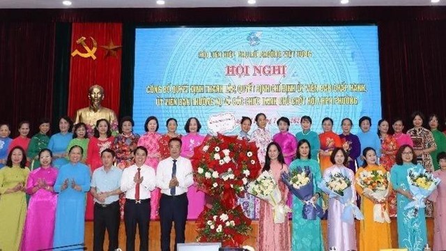 Hội LHPN phường Việt Hưng, TP Hà Nội: Công bố các quyết định về công tác của tổ chức Hội 