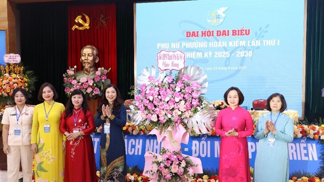 Phụ nữ Hoàn Kiếm thực hiện tốt việc ứng dụng chuyển đổi số trong tổ chức hoạt động Hội và kết nối với hội viên phụ nữ