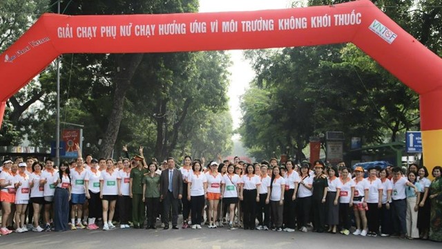Hơn 1.000 vận động viên tham gia giải “Phụ nữ chạy hưởng ứng Vì môi trường không khói thuốc“