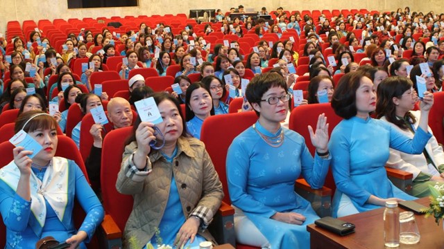  Danh sách Đoàn chủ tịch, Đoàn thư ký và Ban thẩm tra tư cách đại biểu