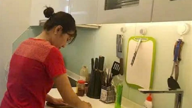 Nhà vắng người giúp việc