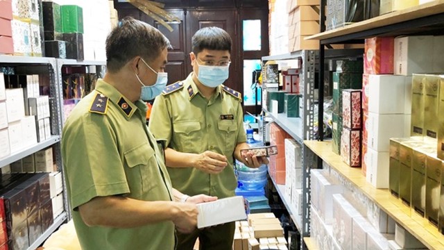 Hiểm họa mỹ phẩm giả từ nền tảng số 
