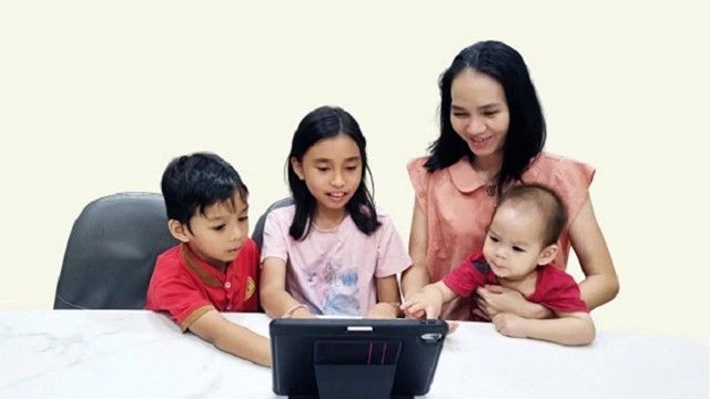Hỗ trợ con học AI