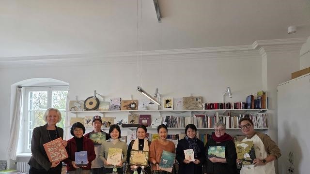 Nhà xuất bản Kim Đồng thăm và làm việc  với Thư viện Thanh thiếu niên Quốc tế Munich 