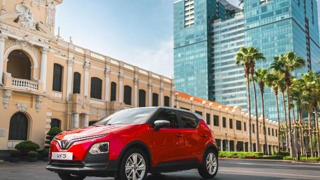 Hàng vạn khách Việt “chốt” VF 5 vì giá lăn bánh dễ chịu và vận hành vượt mong đợi