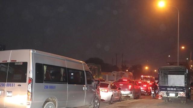 Điều chỉnh hạ tầng, tổ chức lại giao thông nhằm giảm ùn tắc