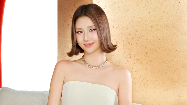 Á hậu Quỳnh Châu và “Em xinh” Quỳnh Anh Shyn tiết lộ bí mật làn da tỏa sáng 
