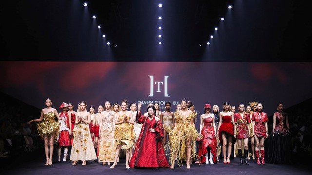 Mãn nhãn ngắm bộ sưu tập đậm văn hóa Việt của NTK Thanh Hương Bùi tại Shanghai Fashion Week SS26