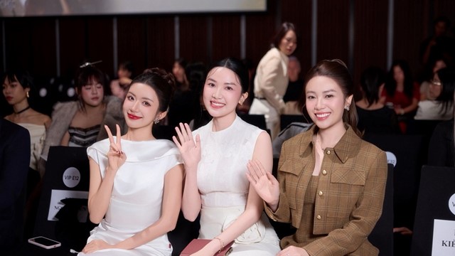 “Vũ trụ mỹ nhân VFC” và dàn Hoa hậu, Á hậu hội tụ ở show thời trang 'Interwoven'