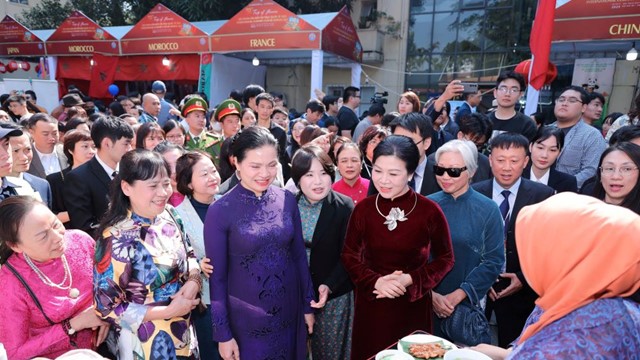 Liên hoan Văn hóa ẩm thực Quốc tế 2025 chung tay ủng hộ đồng bào miền Trung bị bão lũ 