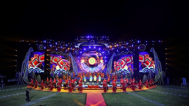 Khai mạc Tuần Đại đoàn kết các dân tộc - Di sản Văn hóa Việt Nam: Đoàn kết một lòng – Hướng về Miền Trung