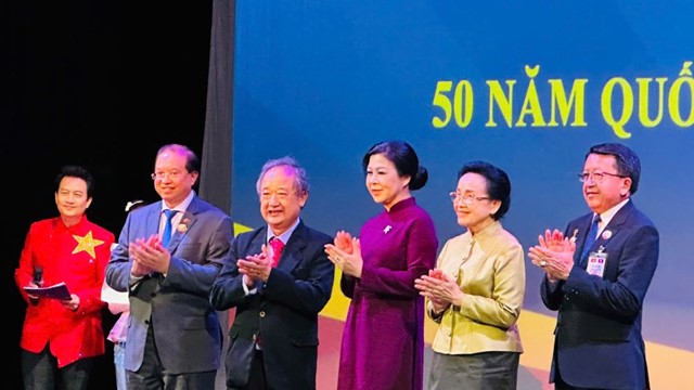 Phu nhân Ngô Phương Ly dự Khai mạc Tuần phim Việt Nam và triển lãm ảnh về quan hệ Việt Nam - Lào