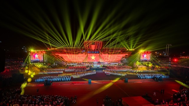 Dự thảo Báo cáo chính trị tại Đại hội XIV của Đảng: Phát triển mạnh công nghiệp văn hóa, dịch vụ văn hóa