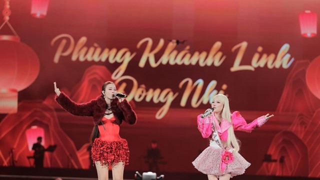 Phùng Khánh Linh đẹp ma mị, quyến rũ bên dàn sao đình đám tại GENFest