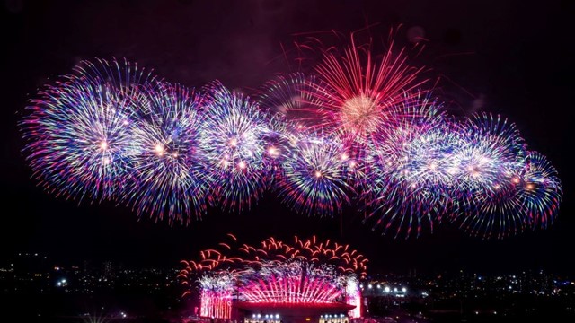 Mãn nhãn màn tổng duyệt pháo hoa chào mừng Đại hội XIV của Đảng