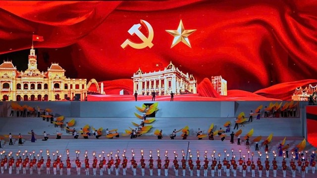 Dưới lá cờ vẻ vang của Đảng: khẳng định niềm tin vào cơ đồ rực rỡ của Tổ quốc bằng ngôn ngữ nghệ thuật 