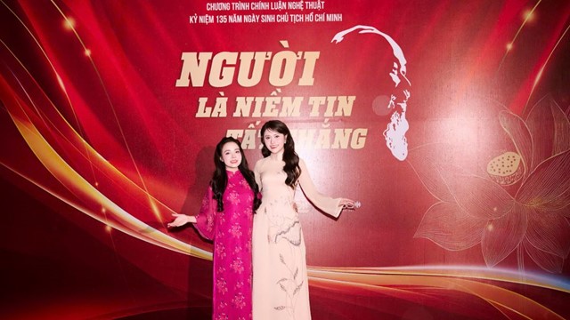 Học trò Mộc An ra album đầu tay, NSƯT Lan Anh dặn: Con đường nghệ thuật còn nhiều chông gai