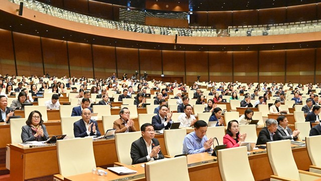 Quốc hội thông qua Luật Báo chí (sửa đổi)