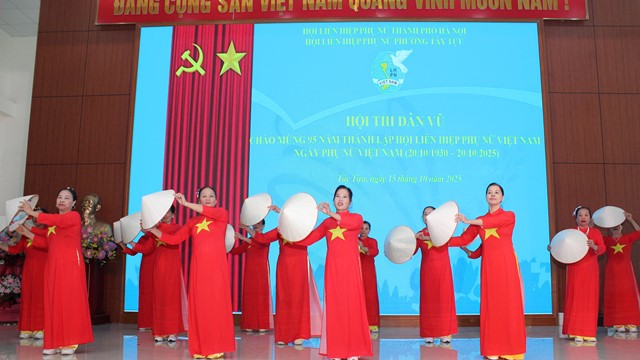 Sôi nổi hội thi dân vũ “Phụ nữ Tây Tựu khoẻ - đẹp - năng động”